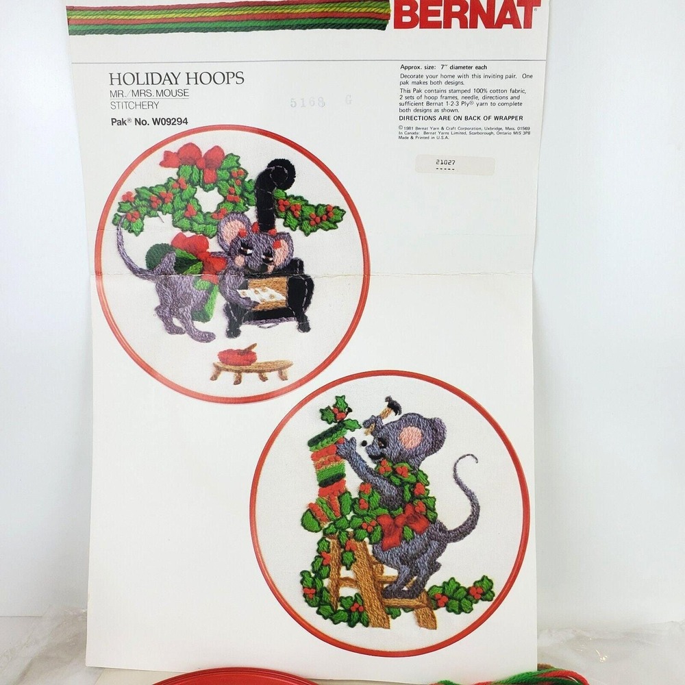 Vintage Bernat Holiday Hoops Mrs. and Mr. Christmas Mouse Embroidery Needlepoint